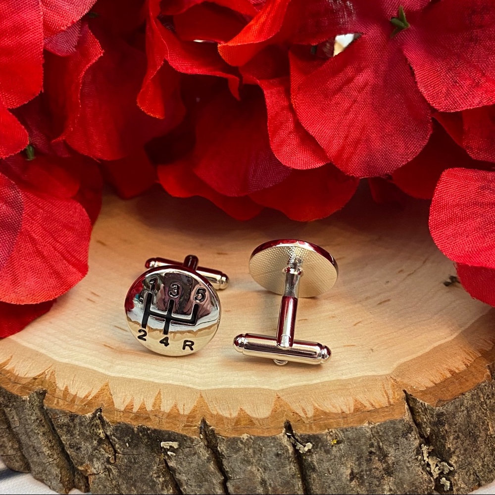 5 Speed Silver 5th Gearshift Cufflinks - Picture 10 of 16